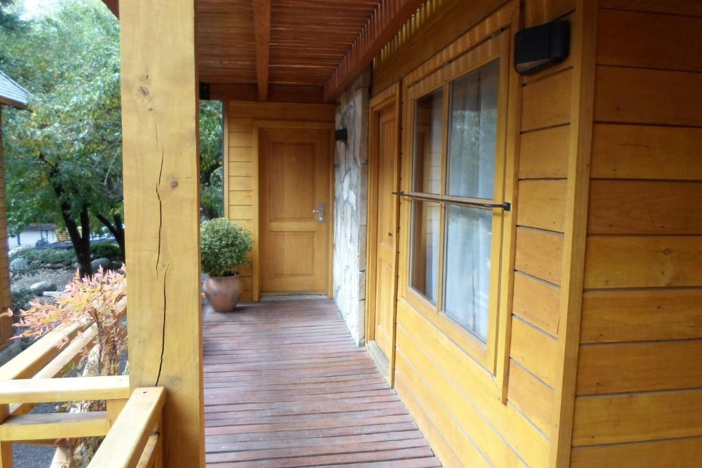 Apart Hotel Robles Del Sur Сан-Мартин-де-лос-Андес Экстерьер фото