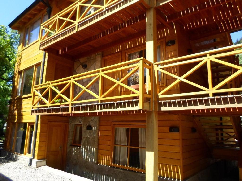Apart Hotel Robles Del Sur Сан-Мартин-де-лос-Андес Экстерьер фото
